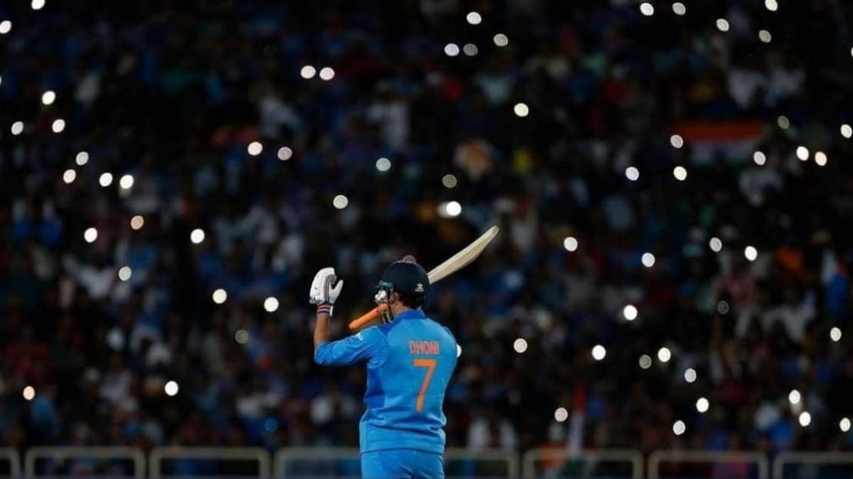 MS Dhoni Retires from International Cricket: Check Out his Career Best Moments