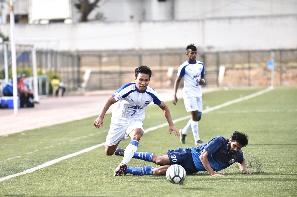 FC Goa’s Len Doungel Trains with kids of the Kuki tribe