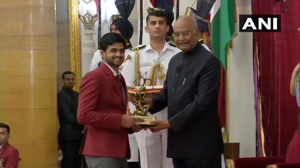 Badminton World Championship 2019 bronze medallist Sai Praneeth turns 28! 2 Sai Praneeth receiving the Arjuna Award