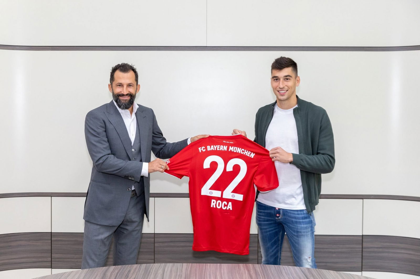 Bayern Munich confirm signing of Marc Roca