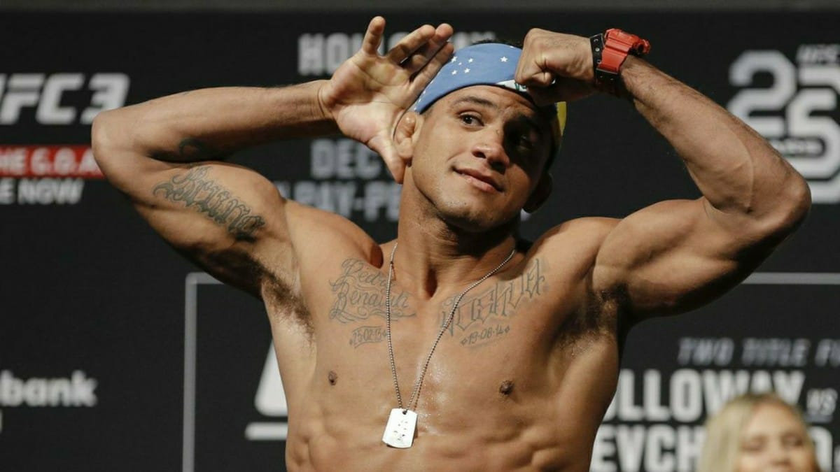 UFC fighter Gilbert Burns on the receiving end of steroid accusation from AJ Agazarm