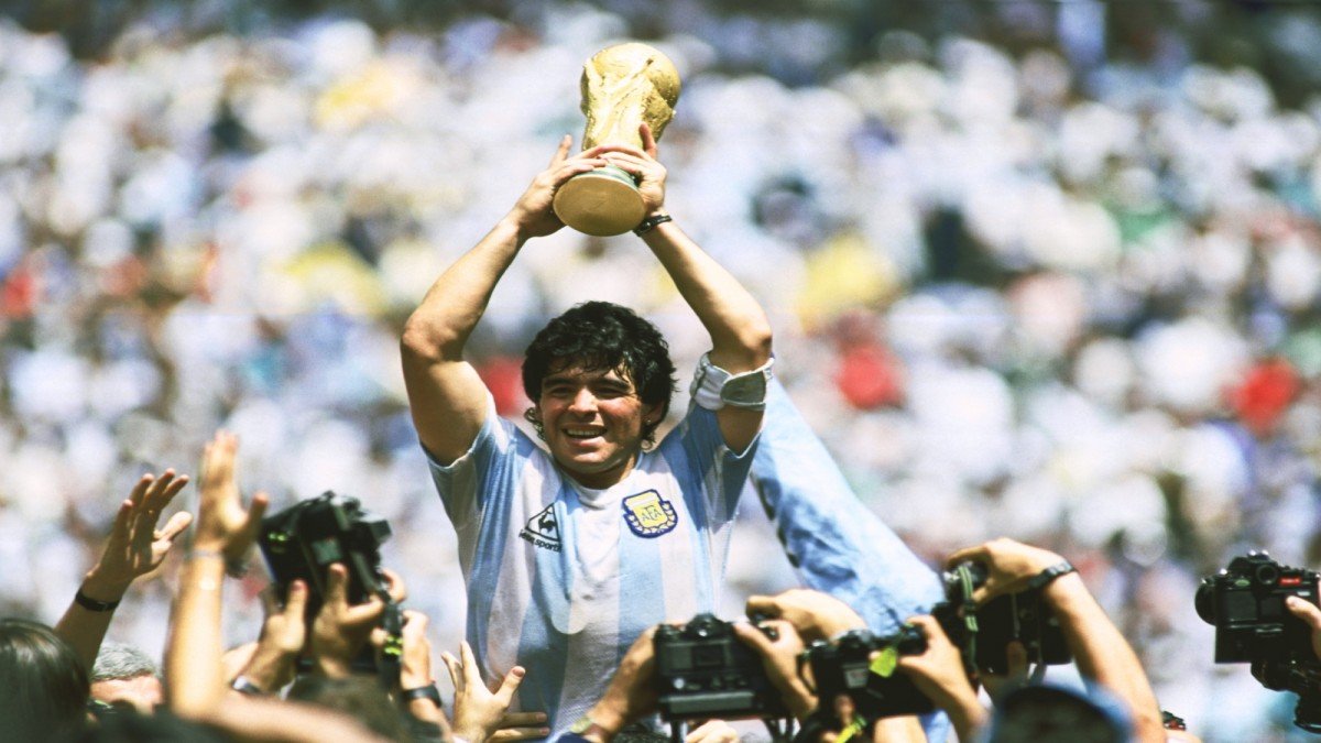 ‘Devastating news’ – Twitter reacts to football legend Diego Maradona’s death