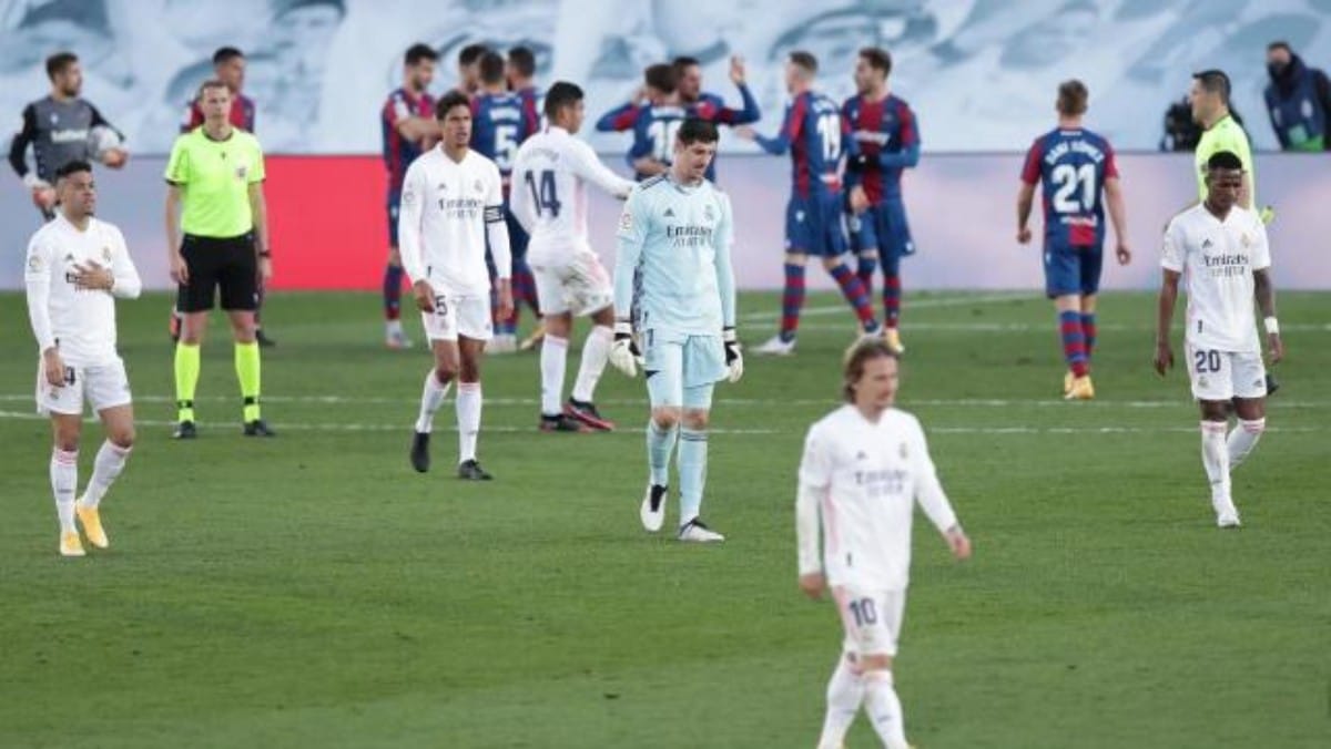 Real Madrid lose ground on title race after shock defeat against Levante