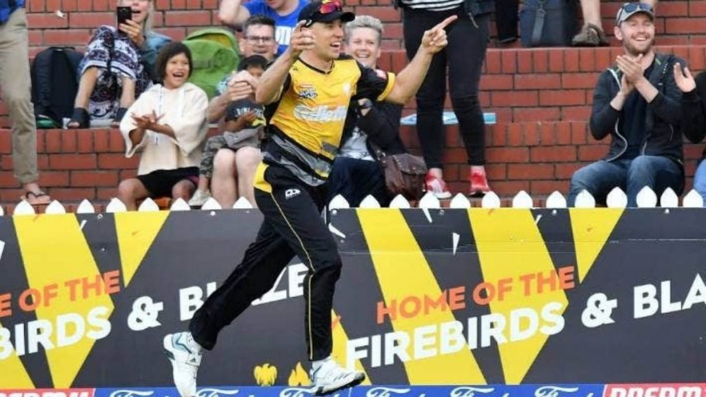 WATCH - Netherlands cricketer Logan van Beek pulls off sensational catch in Super Smash T20 1 van Beek Netherlands