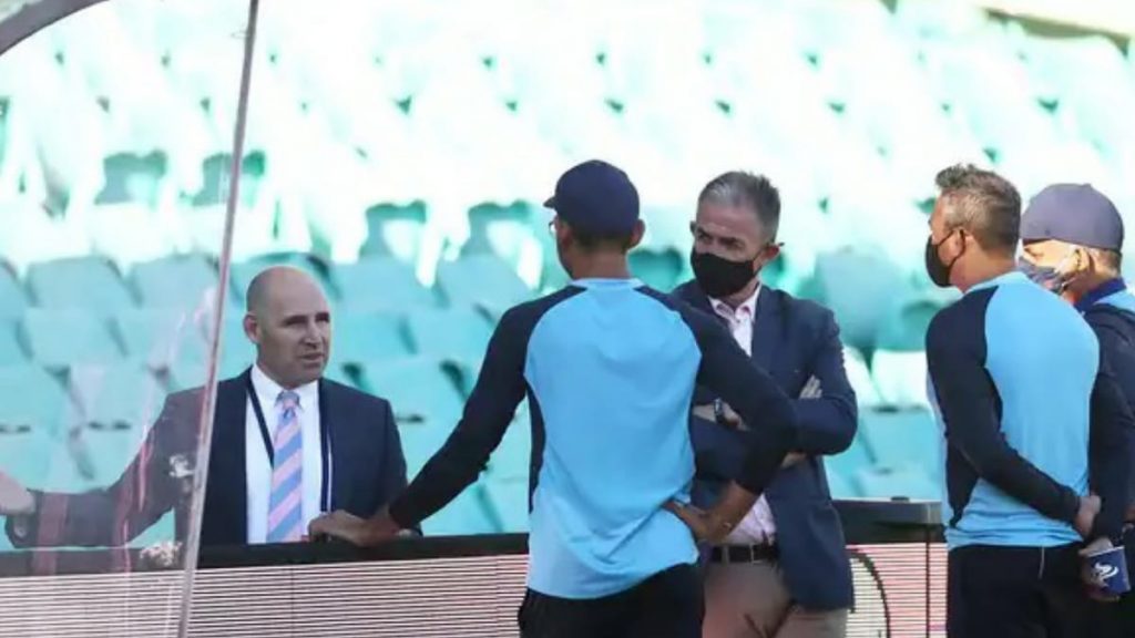 India vs Australia: India fan faced abuse from security guard at SCG - Report 1 Indian officials in conversation with security official