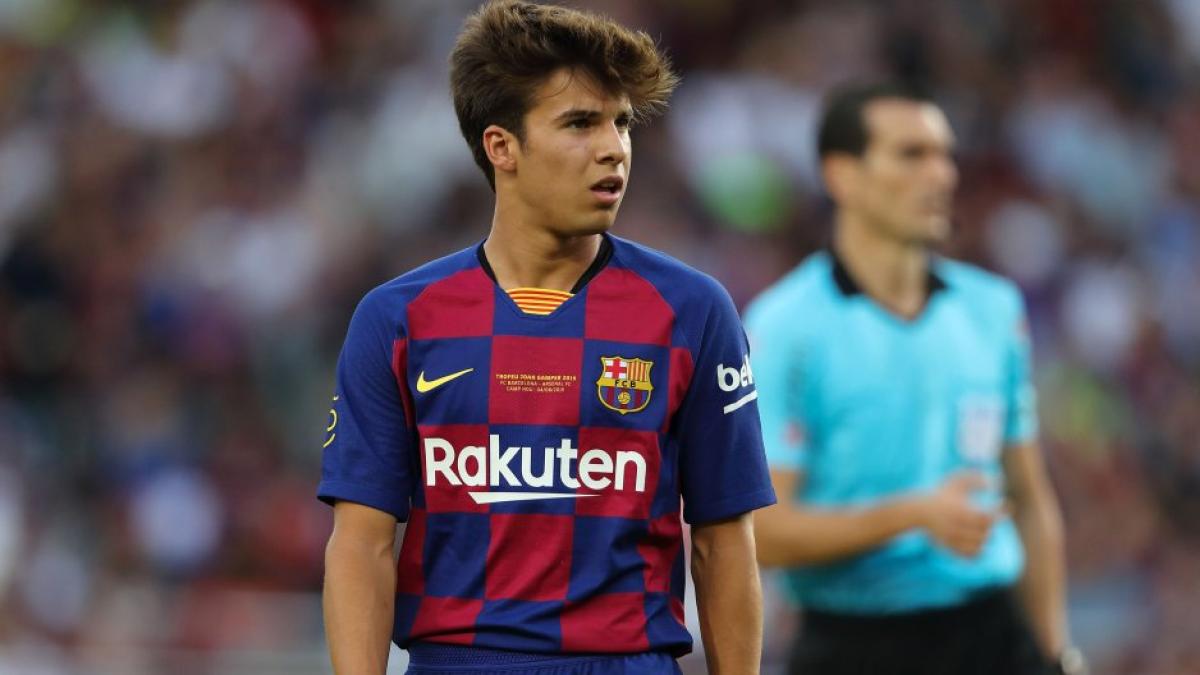 Arsenal tried to sign young midfielder Riqui Puig from FC Barcelona in the winter transfer window with the latter rejecting the move