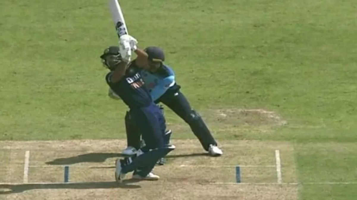 India vs England 2021: WATCH – Rishabh Pant comes up with unconventional helicopter shot to hit a boundary