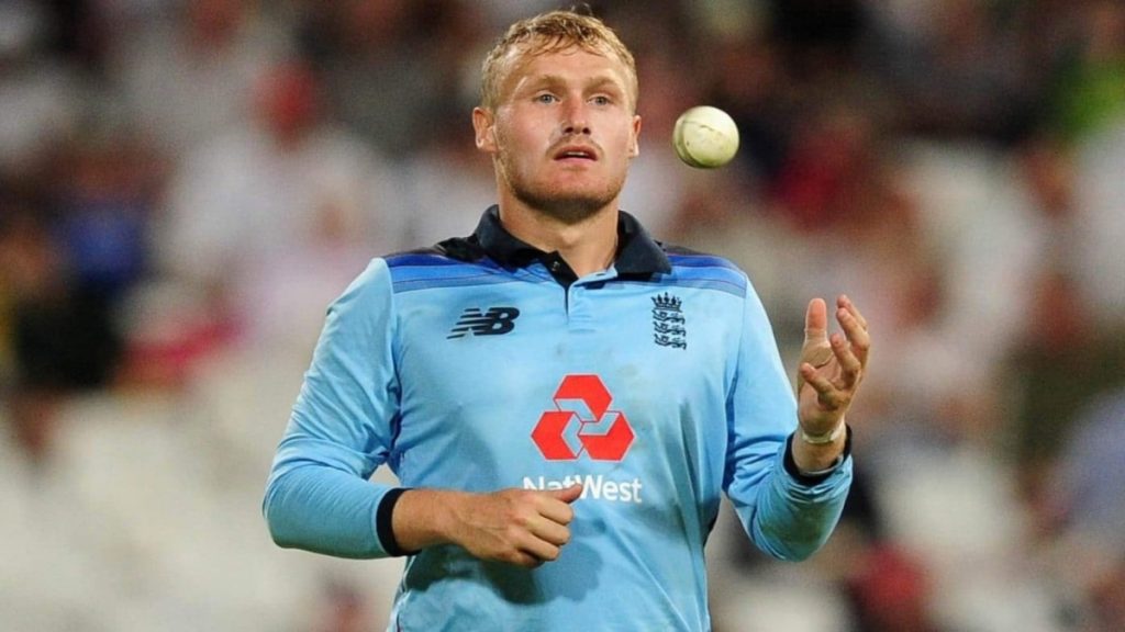 Twitter reacts to old, insulting tweets from England's Matt Parkinson directed at Virat Kohli and MS Dhoni 1 Matt Parkinson