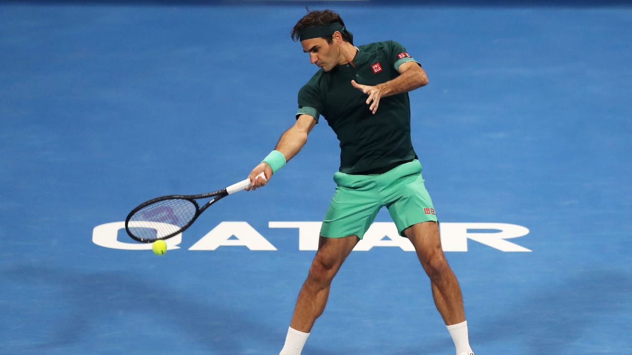 Roger Federer comments on Rafael Nadal playing with wooden racquets