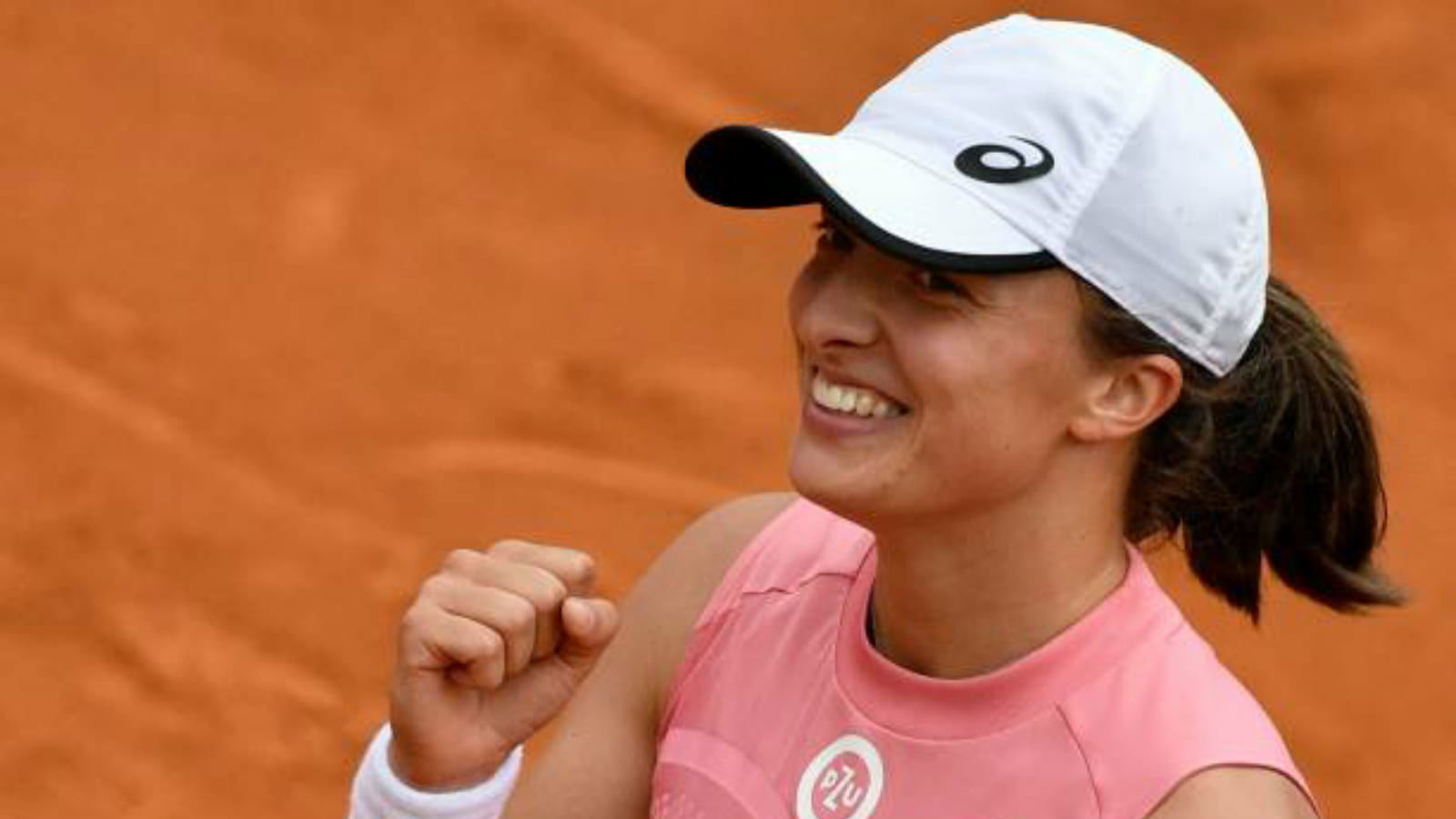 French Open 2021: Sublime Swiatek sails into the third round with a victory over Rebecca Peterson