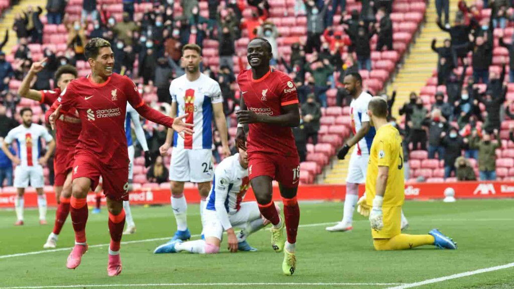 Sadio Mane puts Liverpool up