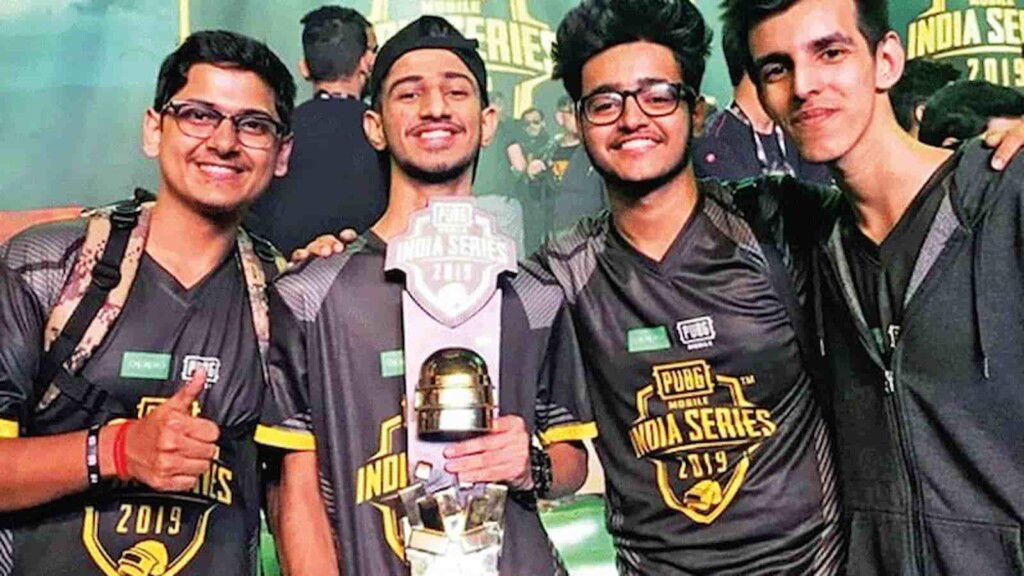 Owais: Find out his Net Worth, Salary, Youtube, and more 1 Owais - Team SouL