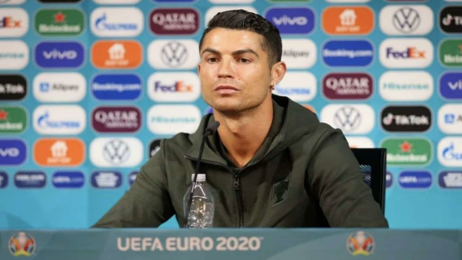 Cristiano Ronaldo removes Coca-Cola bottles at the Portugal press conference; The reason behind it