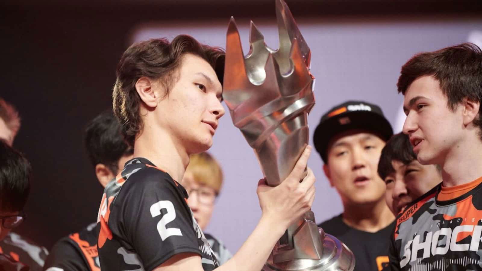 Sinatraa Might Join TSM FTX: Streaming Chats Reveal 1 Sinatraa Might Join TSM FTX: Streaming Chats Reveal