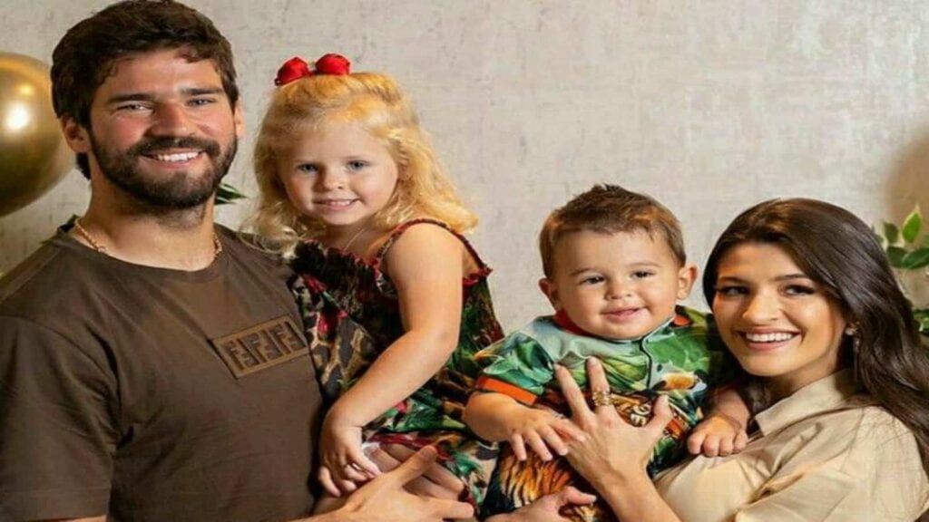 Alisson is a father of three kids- a daughter and two sons