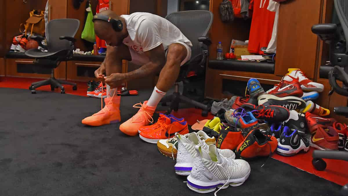 Carmelo Anthony hilariously accused PJ Tucker of stealing his shoes