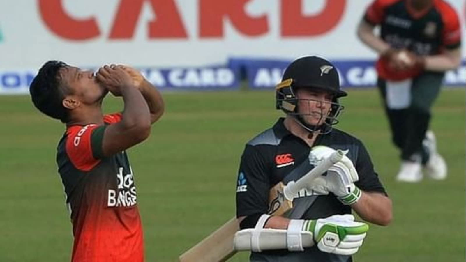 Watch: Akeal Hosein takes the catch of the tournament to dismiss Nicholas Pooran in CPL 2021