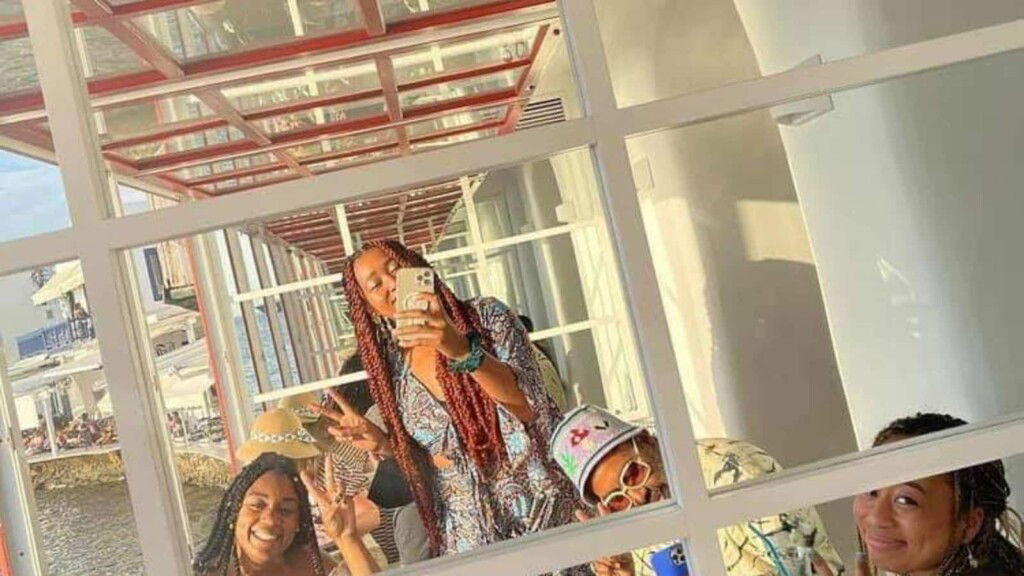 'Drop dead gorgeous': Netizens can't keep calm as Naomi Osaka continues to sizzle in Greece 3 Naomi Osaka