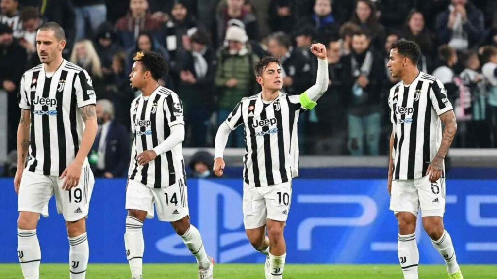 WATCH: Paulo Dybala scores stunning opener in Juventus' 4-2 win over Zenit 2 Juventus celebrate