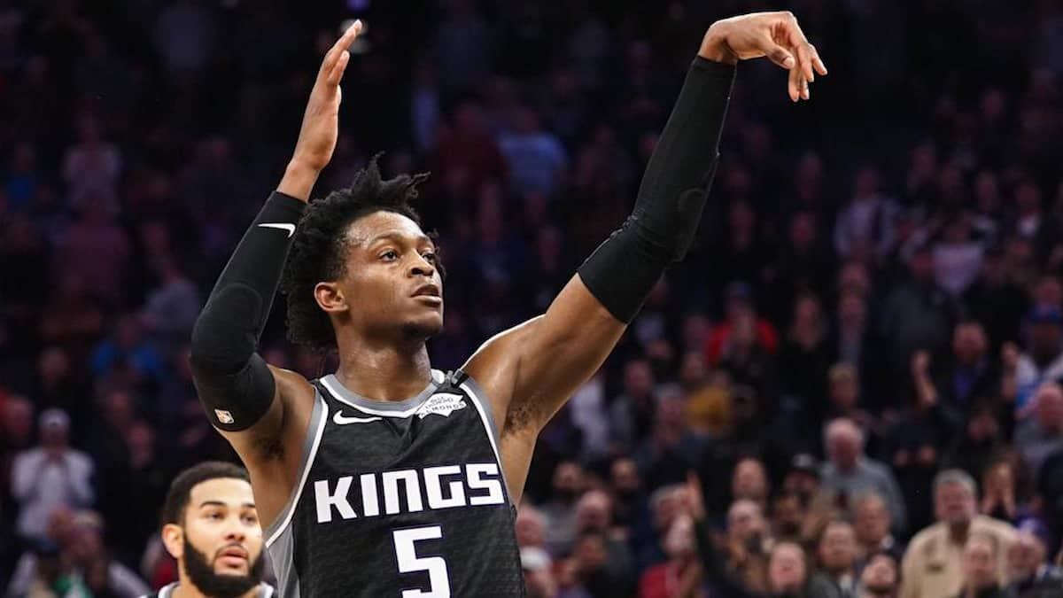 “Clutch Nightmare”: Twitter lashes onto DeAaron Fox after missing both game-winning free throws in Kings vs Hornets showdown