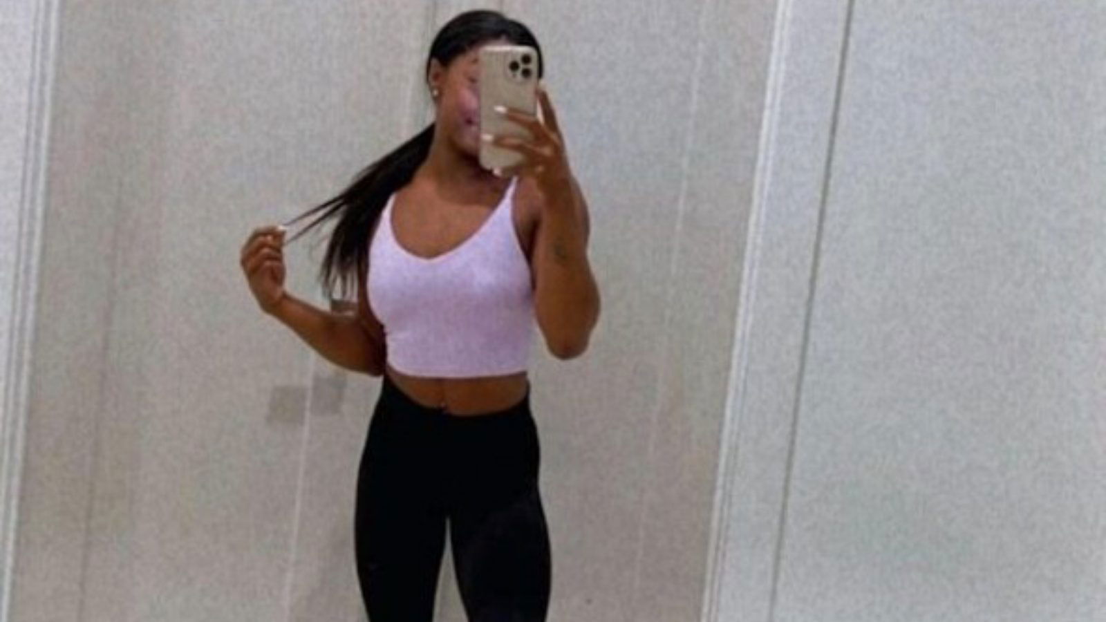 “Off to workout” – Simone Biles hits cardio in style