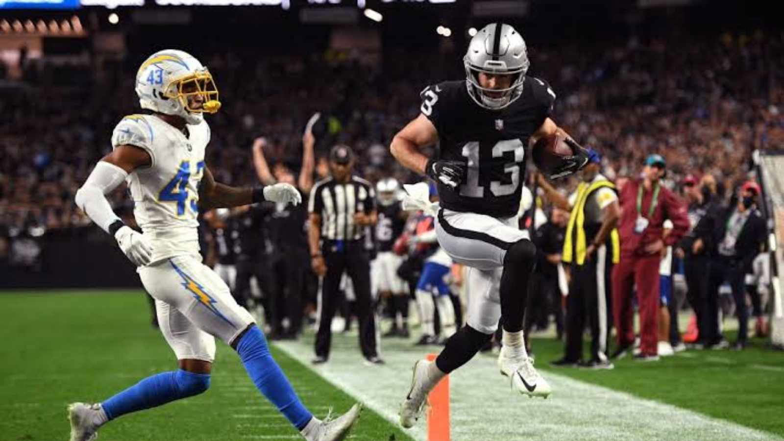 “What A Shame”: Twitter goes crazy after Raiders deliver knockout punch to the Chargers in overtime