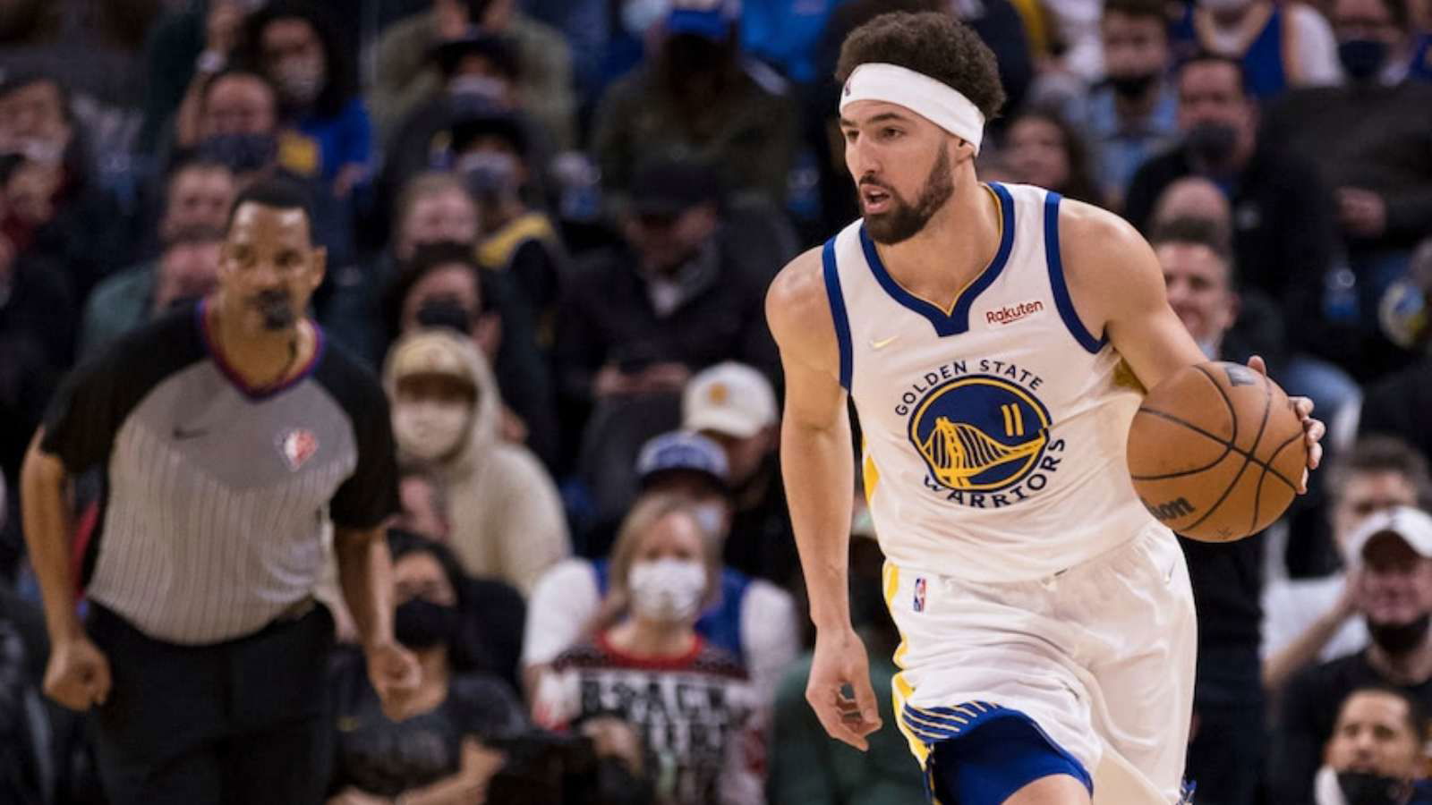 “He’s okay”- Twitter takes a sigh of relief as Klay Thompson is alright after a dangerous collision with the referee