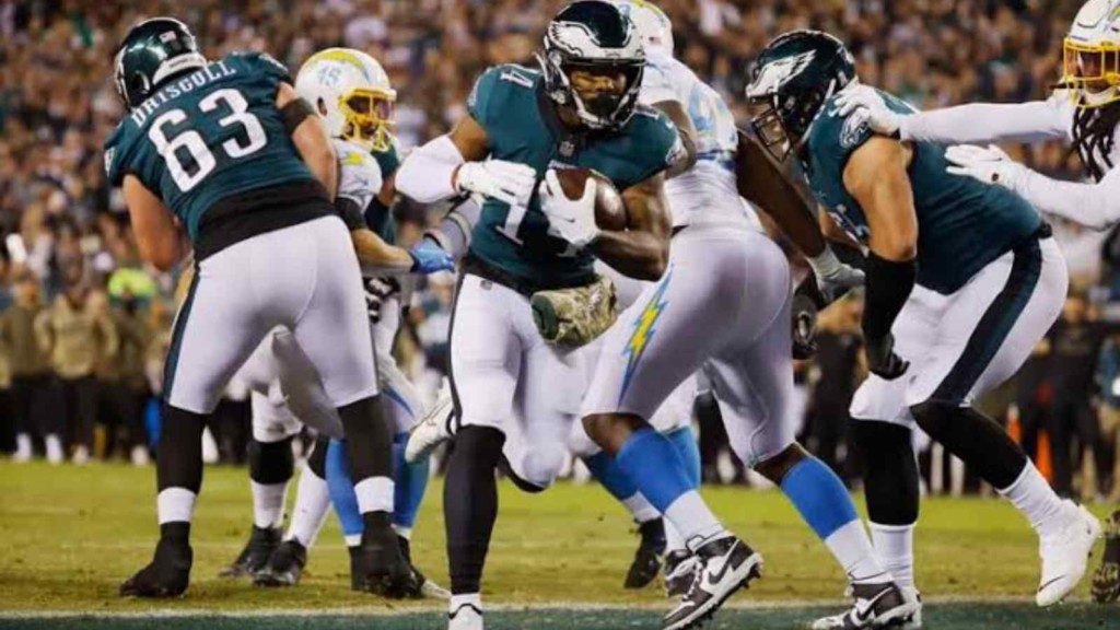 "Kenny G With A Banger": Twitter reacts as Kenneth Gainwell scores amazing TD in an otherwise dismal performance from Eagles 1 Kenneth Gainwell against the Cowboys