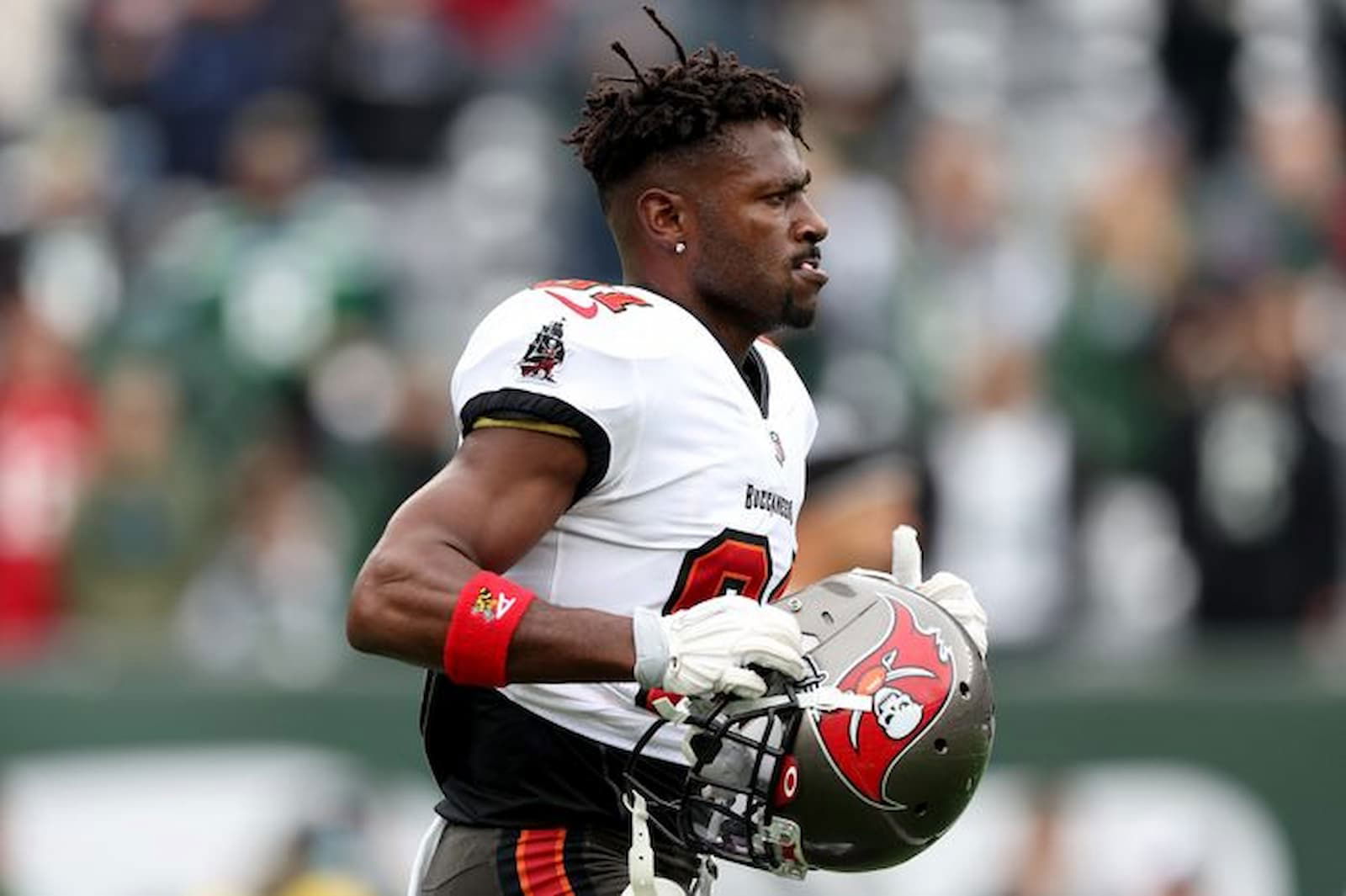“I really can’t play at a hundred percent”- Antonio Brown provides details about his injury