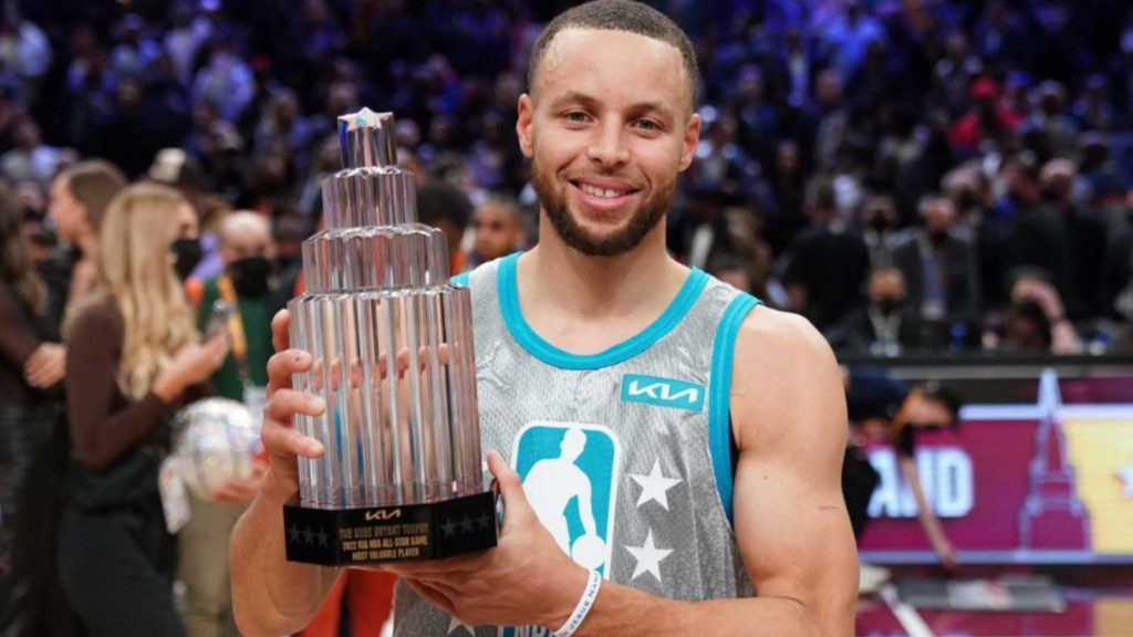 Stephen Curry wins Kobe Bryant All-Star MVP Award