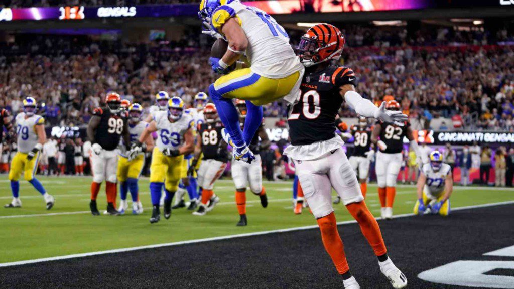 "Excited to Unleash the DEMON" - Eli Apple breaks his silence on all the criticism he's been receiving since Super Bowl LVI blunder 1 Eli Apple failing to cover Cooper Kupp as he scores the game winning touchdown