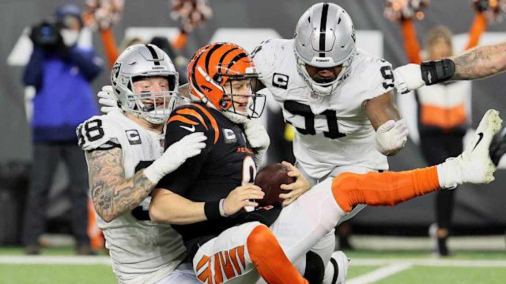 "We got unfinished business to settle" - Raiders sign Maxx Crosby to four-year, $98.98M extension 1 Maxx Crosby sacking Joe Burrow