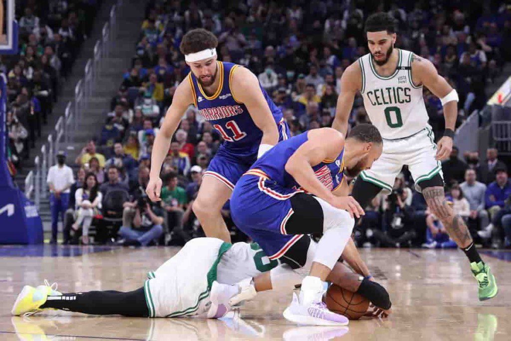 Marcus Smart foul on Stephen Curry