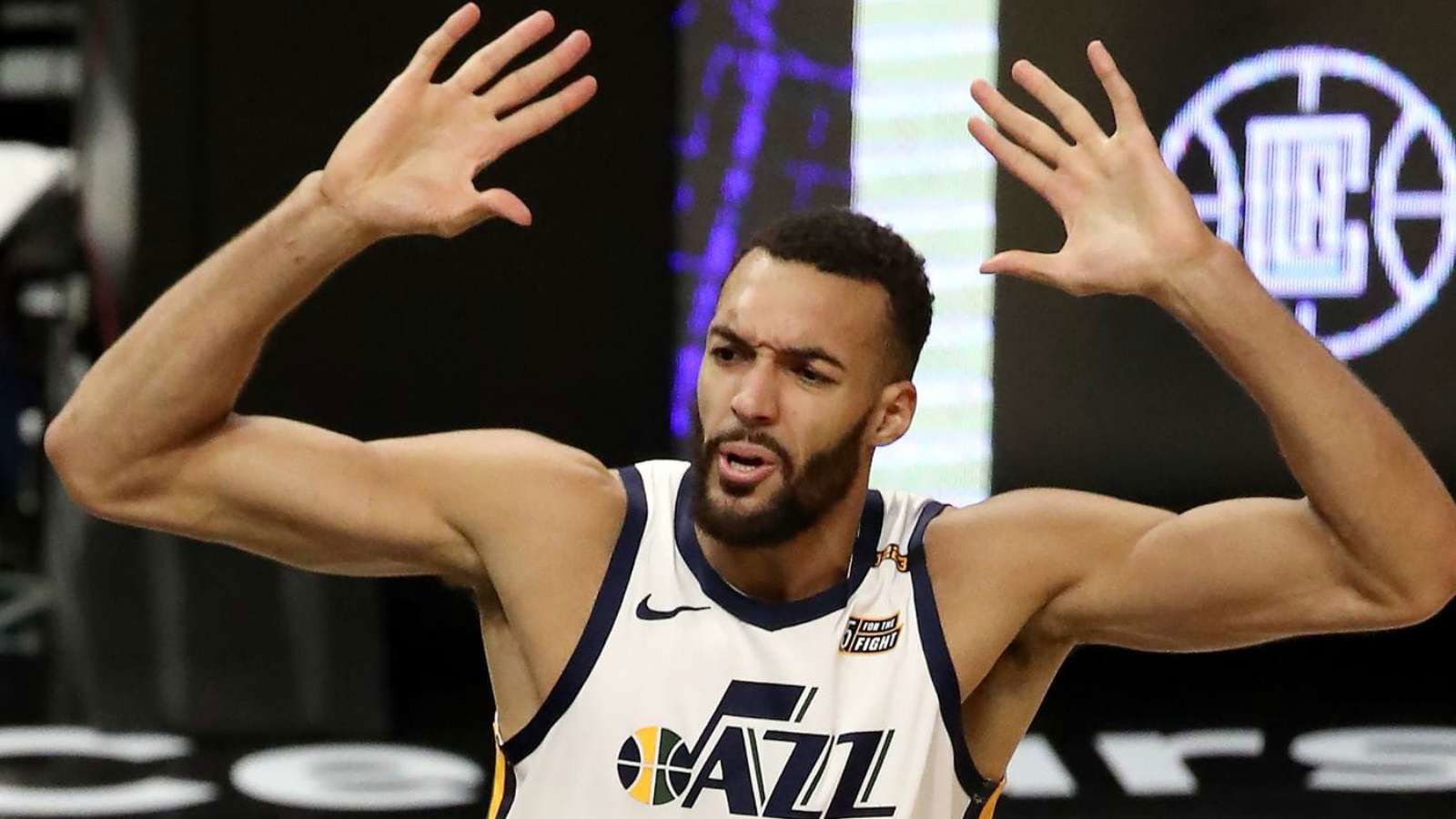 “Save those balls for me” Fans sent into a frenzy as Rudy Gobert ‘Karate Kicks’ Josh Richardson in the groin