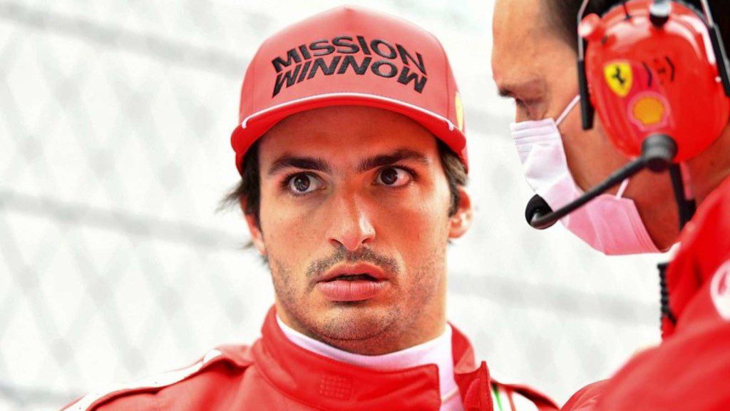 “Still things are out of my control and surprising me,” Carlos Sainz “not happy” after Miami crash 1 Carlos Sainz