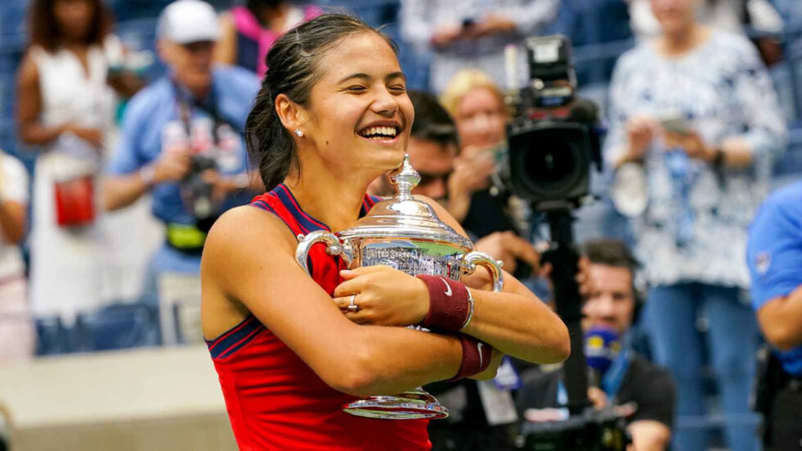 Emma Raducanu to travel with the replica of her US Open trophy in the hope of inspiring the youngsters