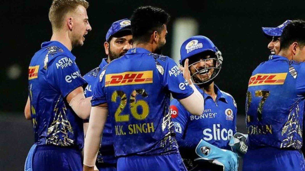 “Mr. Dependent”- MS Dhoni fights alone with 36* as Mumbai pack Chennai for a mere 97 1 MS Dhoni