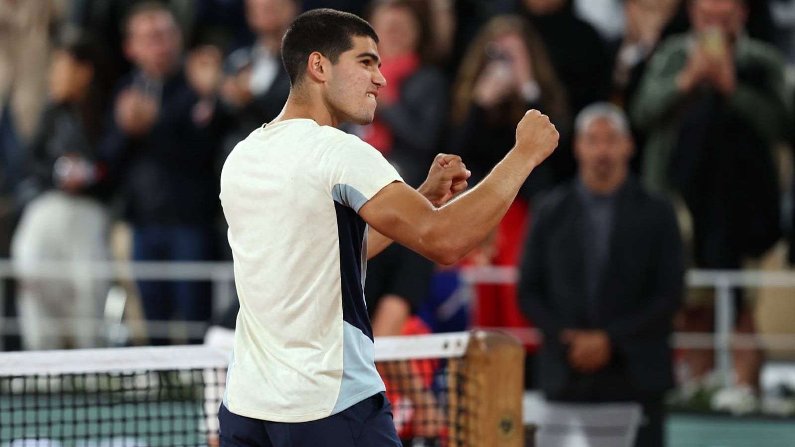 “Stayed focused from the beginning”- Unstoppable Carlos Alcaraz sets up Alexander Zverev clash at French Open after easing past Karen Khachanov