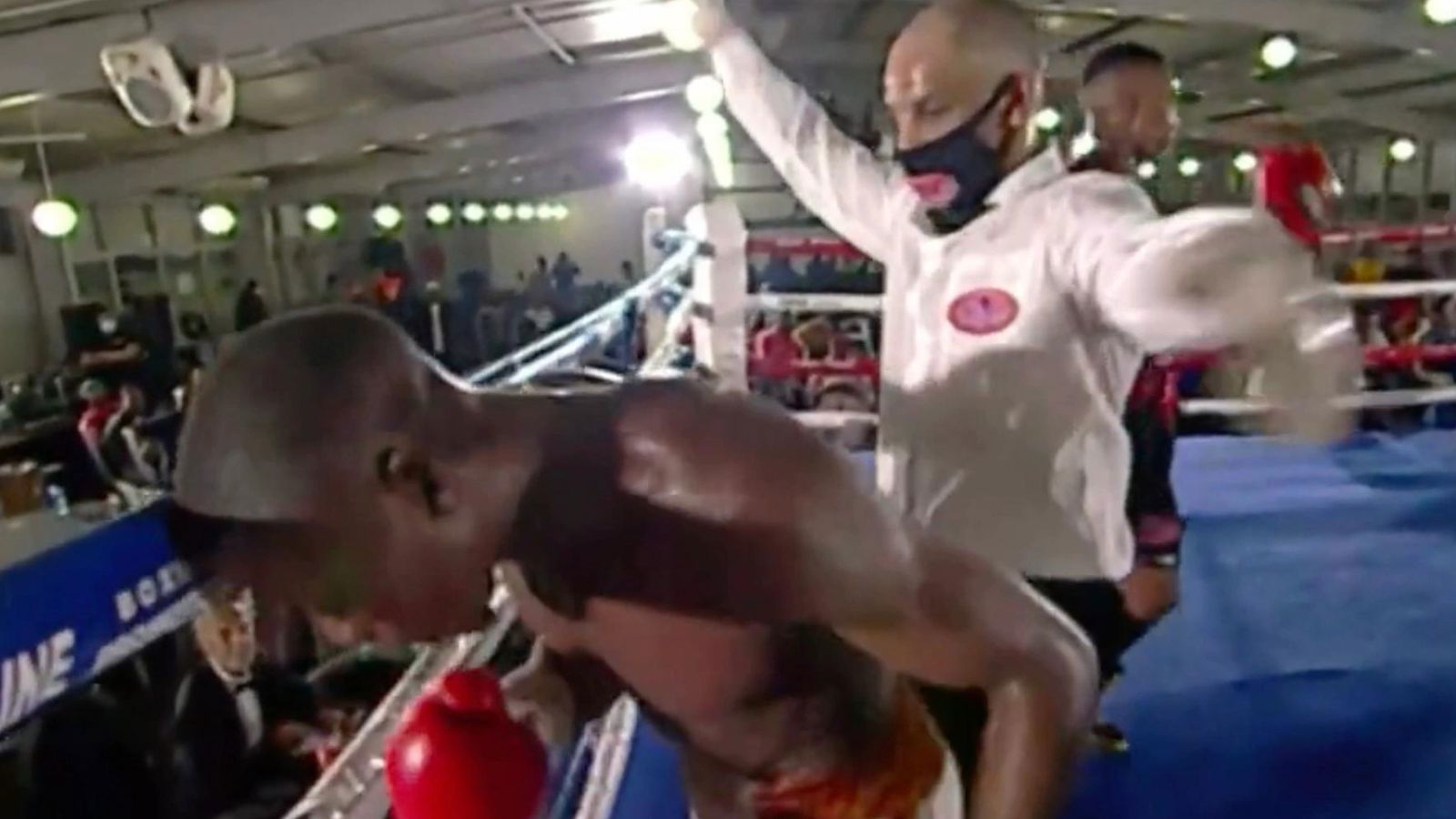 Simiso Buthelezi, the boxer who lost touch with reality in the middle of an African title fight, dies at the age of 24