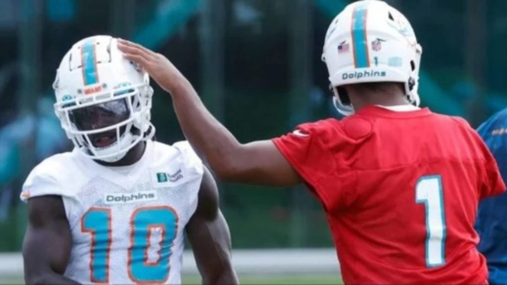 Tyreek Hill and Tua Tagovailoa