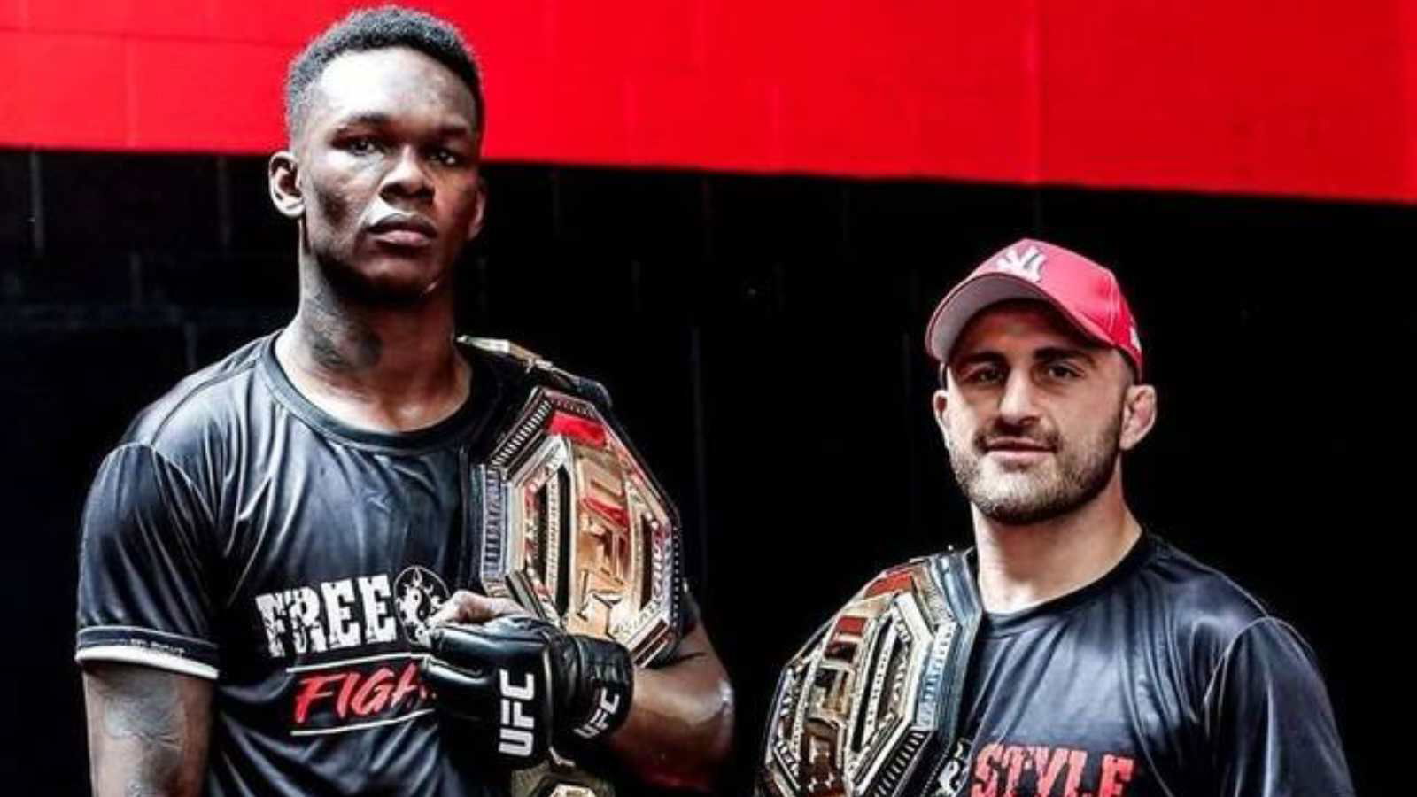 “Going to happen every time”- Alexander Volkanovski reacts to Israel Adesanya’s boring performance at UFC 276