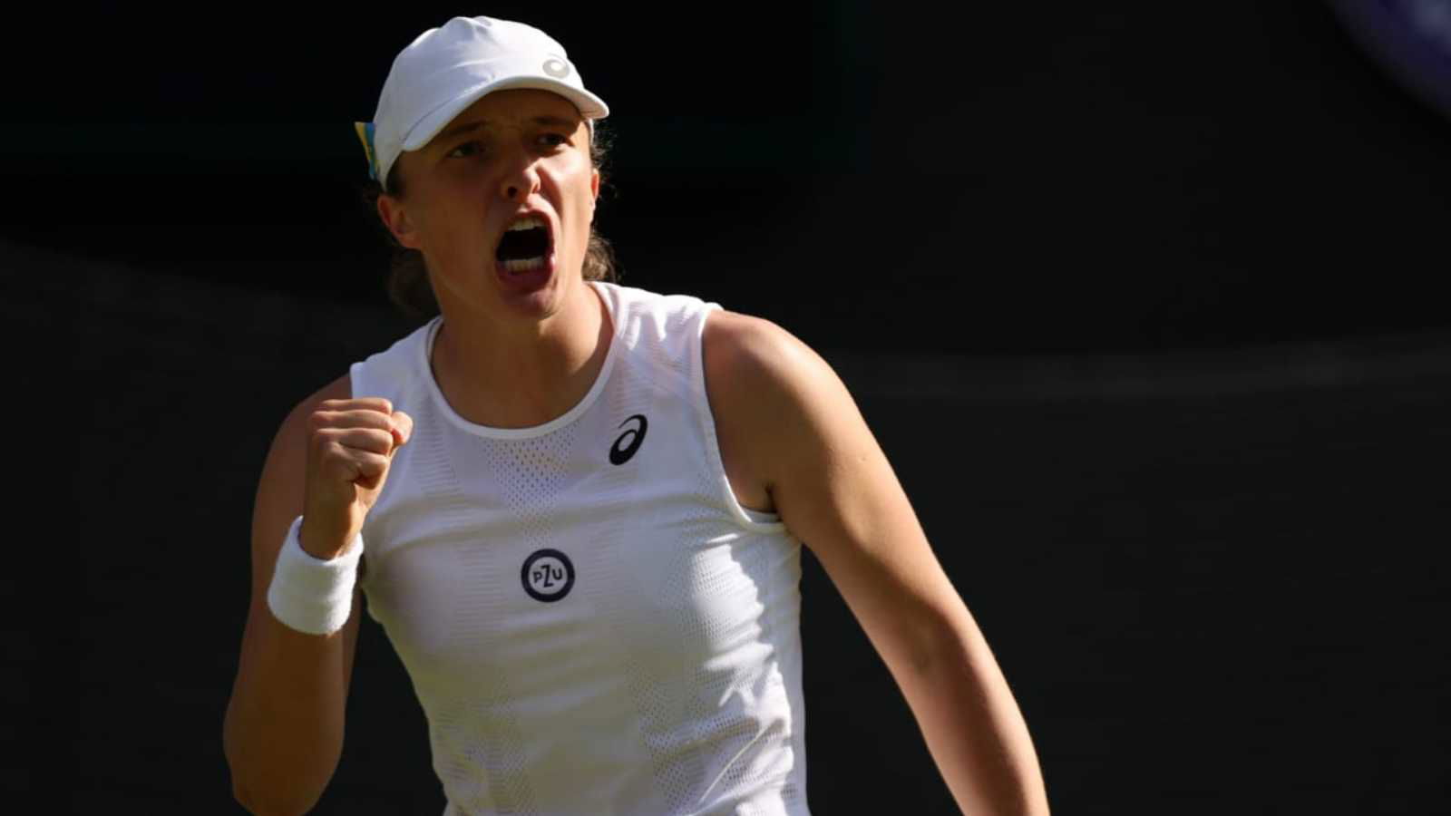 “I’m going to do my best to get even more”- Iga Swiatek wins a record 37th match in a row, advances to the third round