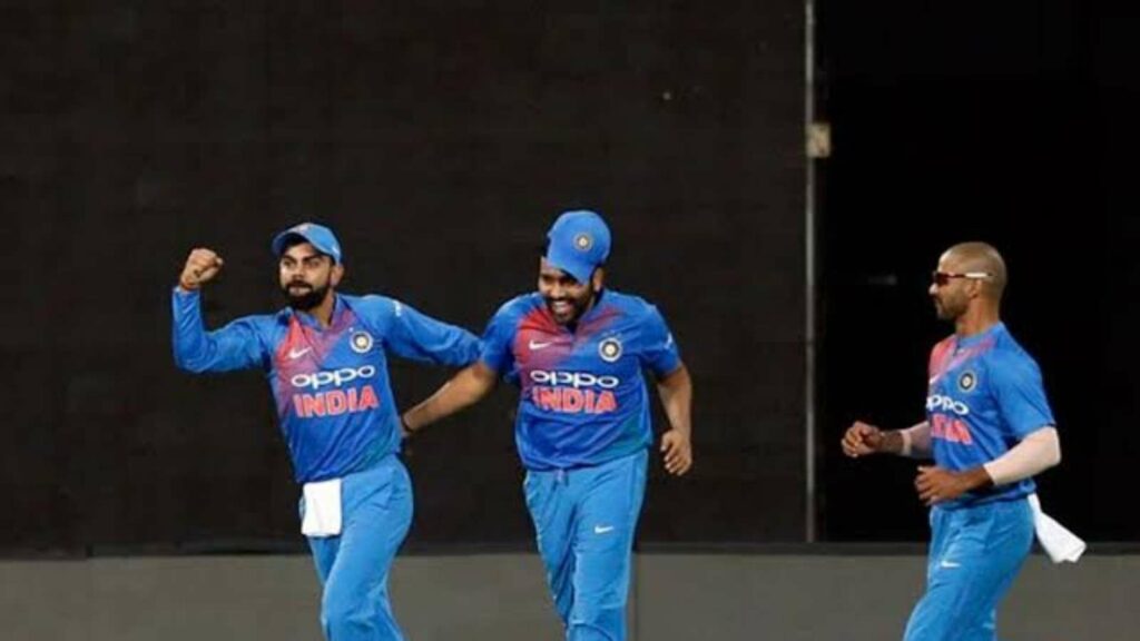 WATCH: You can't miss this funny Avatar of Rahul Dravid as he joins Shikhar Dhawan's reel to say the trendy 'Hey' 1 Shikhar Dhawan