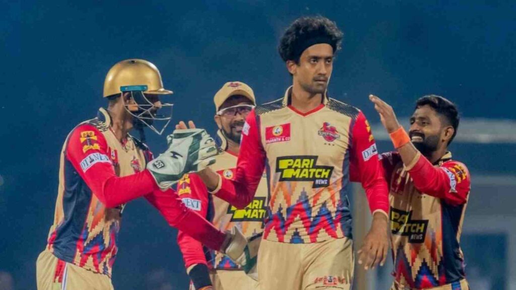 "World Class Spell!"- Twitter reacts as R Sai Kishore dazzles with double-wicket maiden to help Chepauk Super Gillies thrash Tiruppur Tamizhans by 60 runs in TNPL 1 Sai Kishore