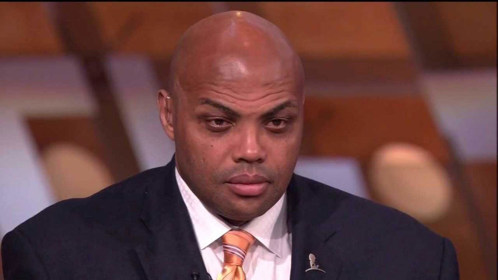 “Why are you so DUMB Chuck?” Charles Barkley lost $100,000 after one unfortunate decision