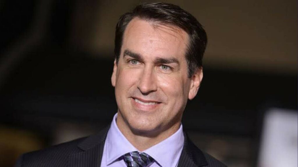 "Couldn't stop laughing": New golf show 'Playing around with Rob Riggle' garners laughter with Hurricanes' Ryan Dzingel feature 1 Playing Around with Rob Riggle, Ryan Dzingel
