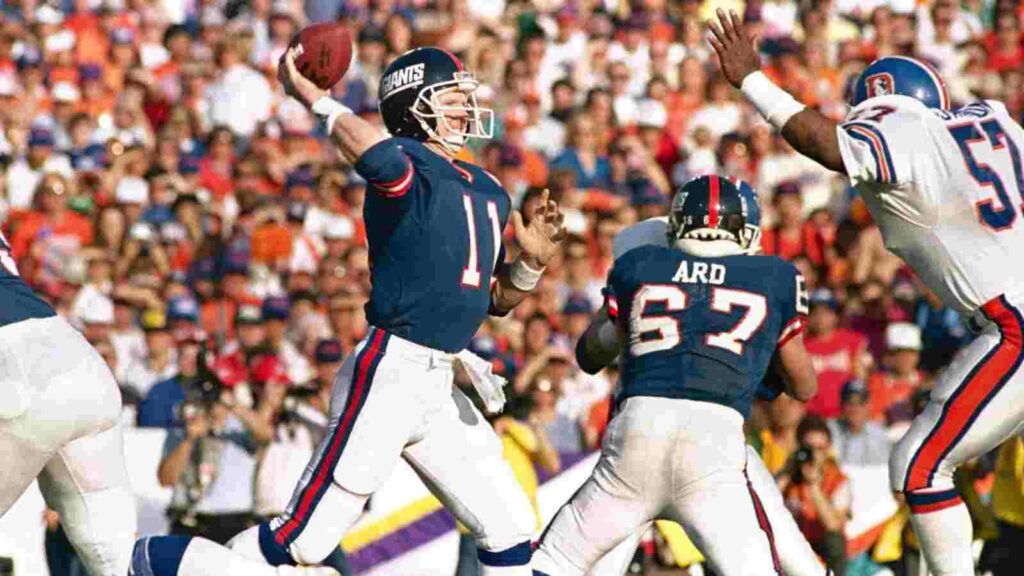 Phil Simms in action in Super Bowl XXI