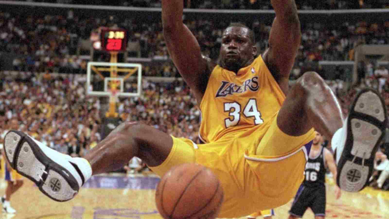 “He’s lucky he wasn’t killed” Pat Williams on Shaquille O’Neal breaking the entire backboard with a dunk