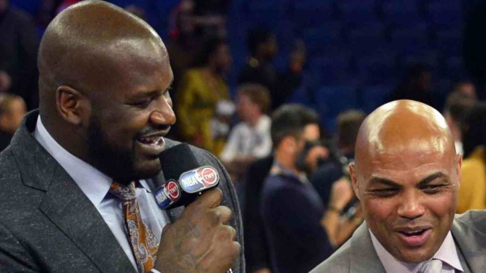 “LIAR” Charles Barkley and Kenny Smith catch how Shaquille O’Neal always ‘makes stuff up’ to make believe him, LIVE on NBA on TNT