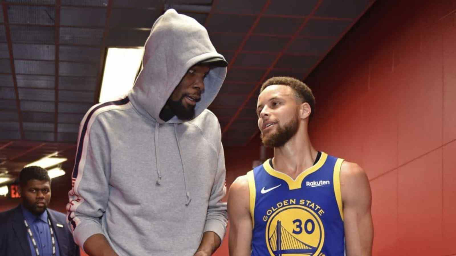 “They’re exchanging love letters” NBA Insider roasts Stephen Curry for wanting to reunite with 2x Champ